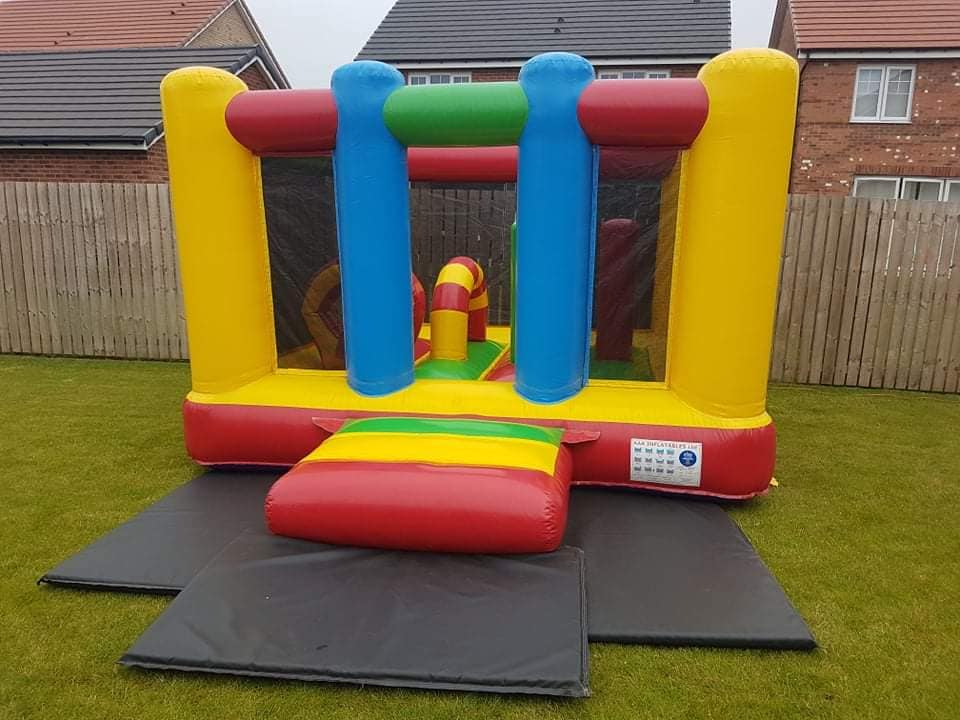 Kids bouncy castle hire