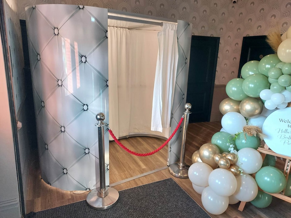 Classic photo booth for all occasions