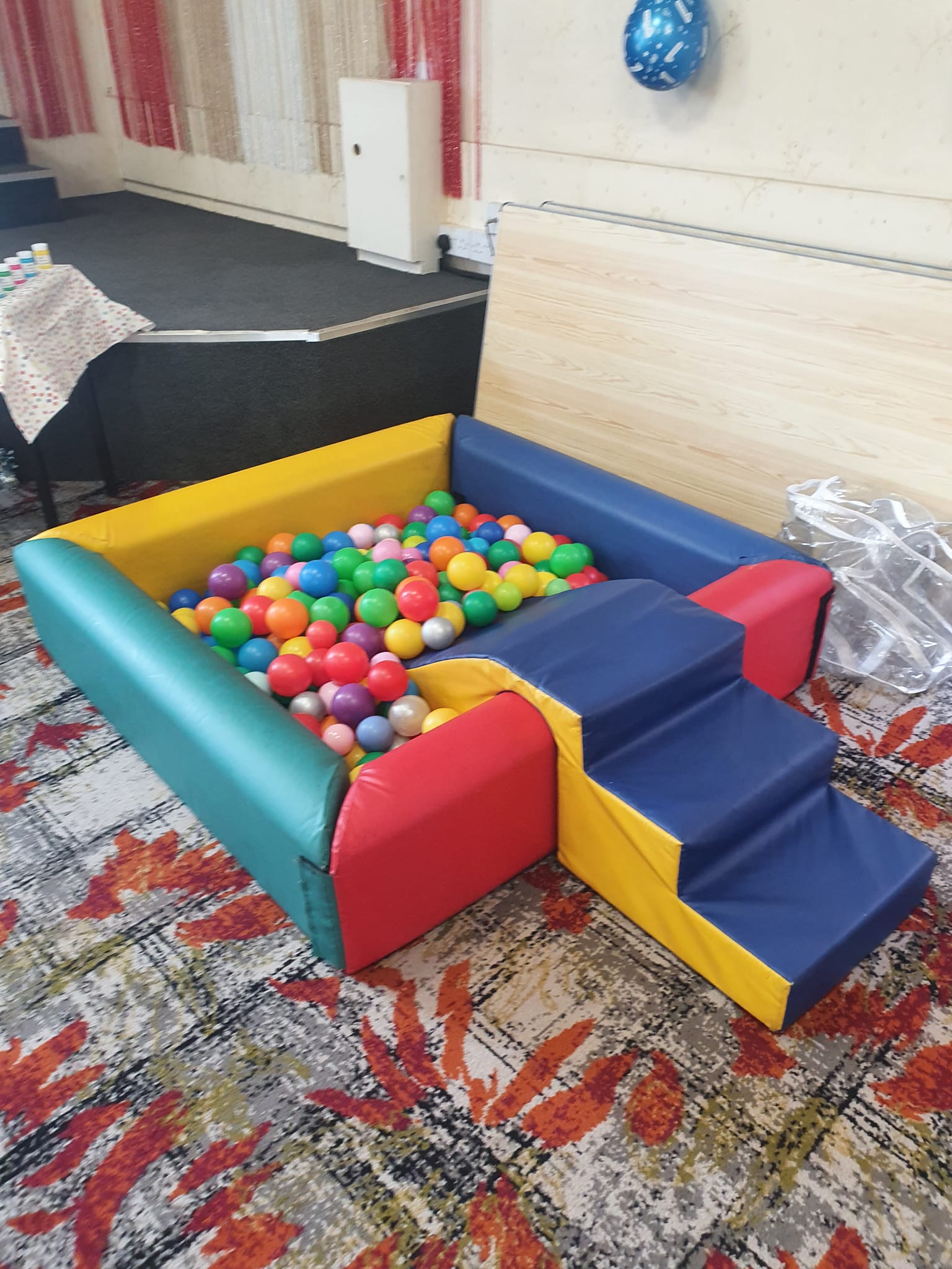 Ball pool hire